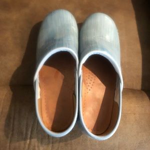 Dansko Shoes - Blue striped Dansko Dansko Shoes - Blue striped Dansko